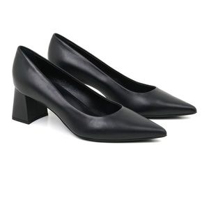 AGL sand leather Tracy block heel pump size 39.5 US 9.5 very gently used $ 398